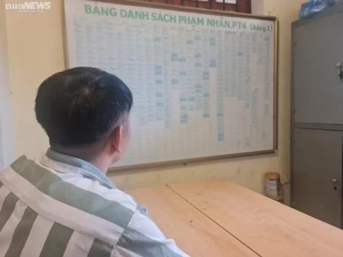 Thầy giáo trường chuyên hầu tòa, sững sờ khi biết luật sư bào chữa là học trò cũ