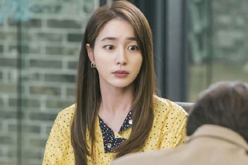 Thấy sợi dây chuyền vàng trong túi, nghĩ chồng tặng mình, tôi sung sướng chờ đợi rồi sững sờ