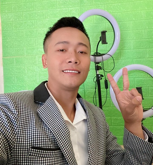 tiểu sử quang linh vlog