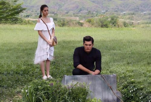 Về nhà bạn gái, bí mật 27 năm được sáng tỏ khi thấy bức hình người đàn ông trên tường