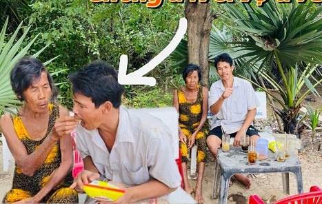 Người đàn bà 75 tuổi cưới chồng trẻ kém 29 tuổi bất ngờ thông báo đường ai nấy đi