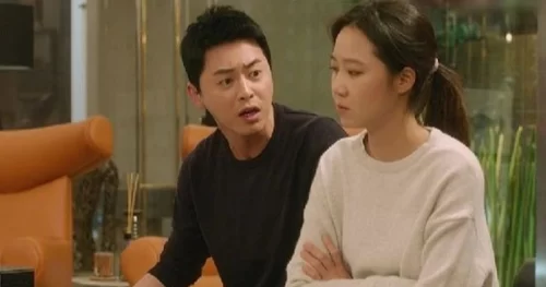 Vợ phát hiện chồng lén gửi tiền cho mẹ đẻ và cái kết bất ngờ