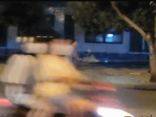 Cộng đồng mạng dậy sóng việc Thương Tín lang thang ngoài đường lúc nửa đêm