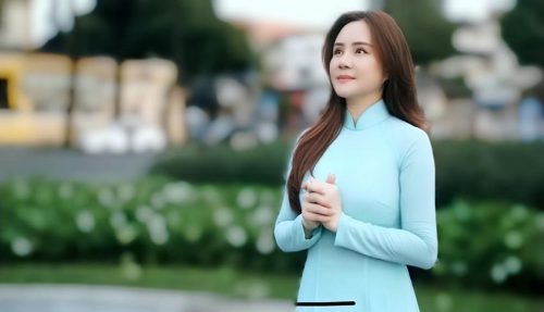 Mất hút hơn 20 ngày, Vy Oanh đang ở đâu?