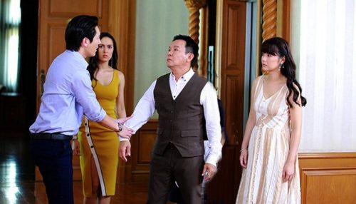 Dẫn vợ trả về nhà ngoại cho bố mẹ dạy lại, nhưng vừa vào tới sân, tôi choáng váng