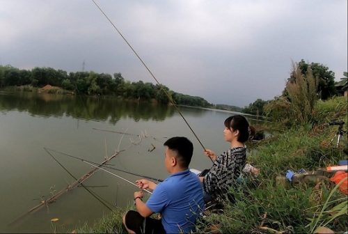 Biết chồng hẹn bồ diện áo đôi “đổi gió”, tôi vẫn thả cửa cho đi rồi nhanh tay “chốt hạ”