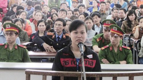 Người đàn bà lăng loàn độc chồng rồi ung dung vào nhà nghỉ “mây mưa” với tình nhân