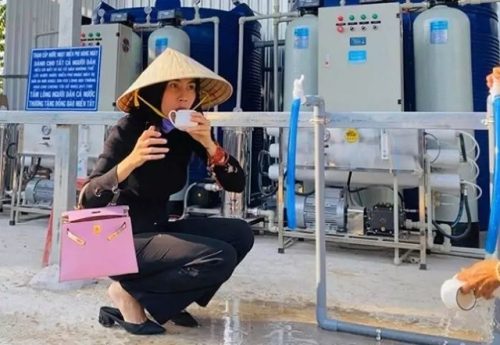 Thủy Tiên bức xúc đáp trả khi bị dân mạng mỉa mai chuyện từ thiện, có quá nhạy cảm hay không?