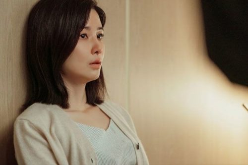 3h sáng dậy đi vệ sinh thấy bóng ai đó trong bếp, tôi bật điện sáng choang và sự thật khiến tôi bật khóc