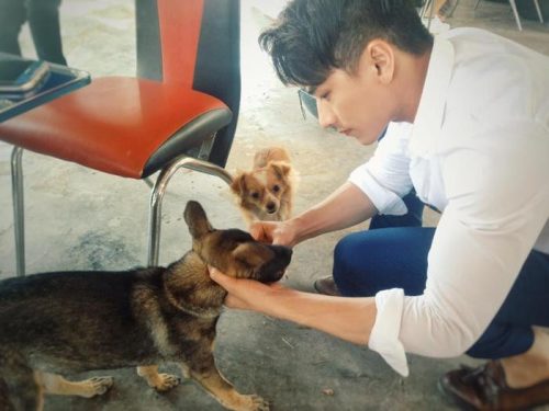 Nam ca sĩ Việt từng tốt nghiệp thủ khoa, nay là nhân tố gây chú ý trên truyền hình thực tế