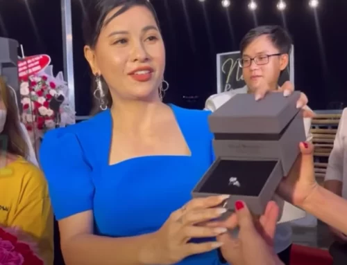 Tuy chưa từnggặp mặt nhưng bạn trai Việt kiều vẫn hào phóng chi nửa tỷ để Cát Phượng mua ô tô