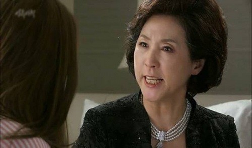 Con dâu có bầu dù 6 tháng liền không ngủ chung với chồng