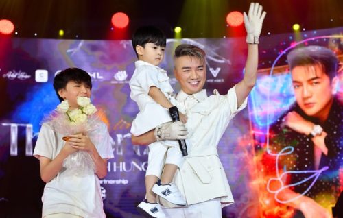 Đàm Vĩnh Hưng lập di chúc, tính chuyện thừa kế cho 3 con, cách chia con ruột, con nuôi gây bất ngờ