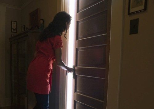 Đi làm 11 giờ tối mới về đến nhà, nghe bố mẹ chồng cãi nhau mắt tôi ứa lệ