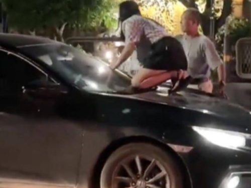 Nghệ An: Bố chồng và con dâu nhảy lên nắp capo bắt ghen, tiểu tam phải vào Ủy ban xã để lánh nạn