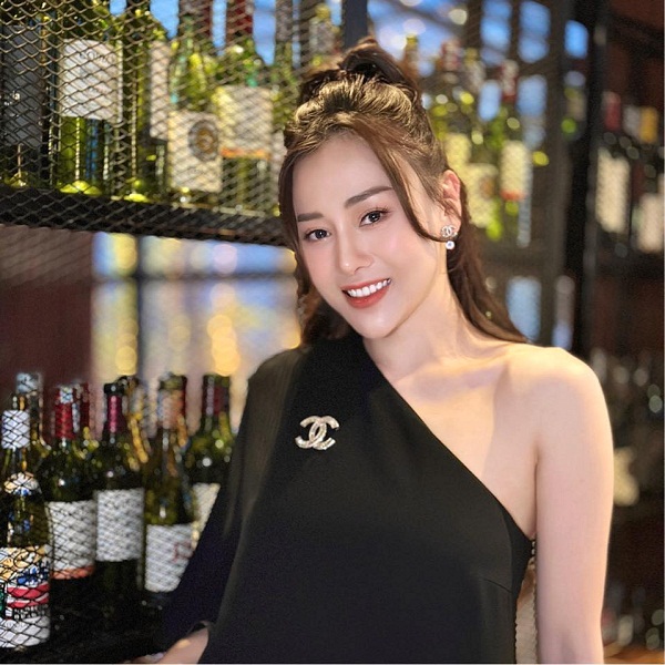 tiểu sử diễn viên phương oanh quỳnh búp bê