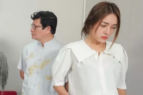 Được bố chồng nhờ một việc, con dâu choáng váng phát hiện ra chuyện bí mật suốt 10 năm của bố chồng