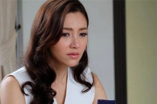 Đến gặp chồng cũ xin tái hôn vì con, vừa bước vào nhà tôi rơi nước mắt khi thấy một thứ