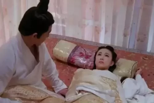 Vì sao hoàng đế không bao giờ thị tẩm một phi tần trong nhiều đêm liên tiếp?