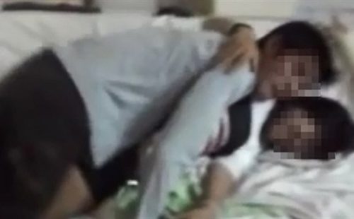 Nhầm tên trộm là chồng rồi "tới bến", người phụ nữ bàng hoàng khi bật đèn