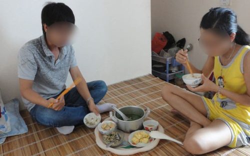 Bi hài chuyện sinh viên sống thử: Ngày 2-3 lần, bạn bè góp tiền mua cháo nuôi con