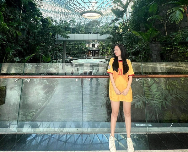 bạn gái quan văn chuẩn là ai