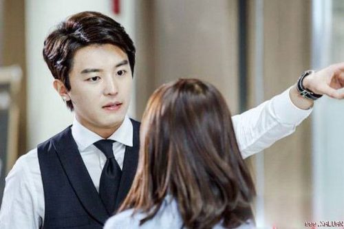 Bị chồng đuổi khỏi nhà không xu dính túi, vợ thản nhiên rời đi nhưng để lại một thứ đủ khiến nhà chồng năn nỉ quay về