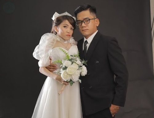 Cô gái tí hon cao 1m2 nặng 20kg cưới chồng cao ráo, sáng sủa và phản ứng của cha mẹ