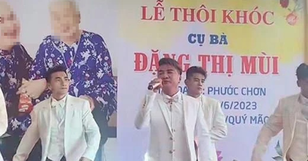 Chủ tiệm vàng tiết lộ giá cát-xê bất ngờ khi mời Đàm Vĩnh Hưng hát ở "lễ thôi khóc" - Kênh Sao