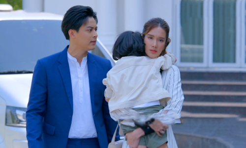 Đến dự đám tang mẹ vợ cũ, bất ngờ có đứa bé y hệt mình chạy va vào người, vừa cúi người xuống đỡ dậy thì tôi rụng rời khi biết sự thật!