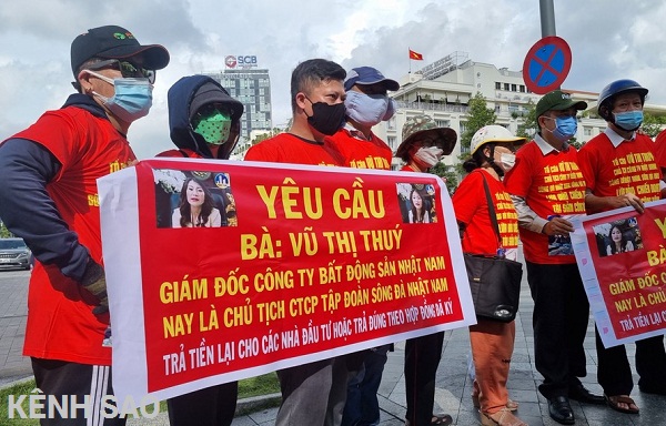 nhà đầu tư giăng băng rôn biểu tình công ty bds nhật nam