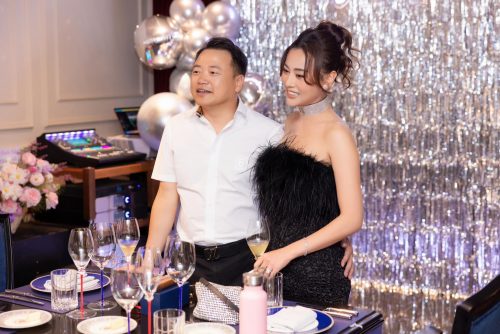 Phương Oanh được shark Bình làm điều đặc biệt trong ngày sinh nhật, nhưng thứ trên tay mới gây chú ý