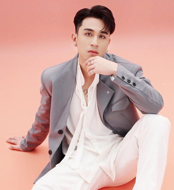 Duong Edward bị kiện