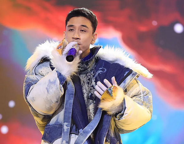 dương Edward tham gia ca sĩ mặt nạ