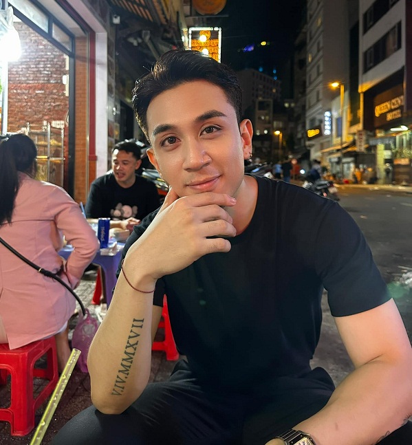 ca sĩ dương adward là ai