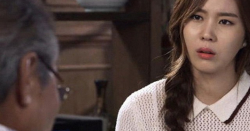 Chồng đi công tác, nửa đêm bố chồng bất ngờ đến nhà rồi đưa ra một lời đề nghị khó đỡ