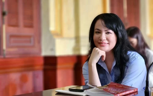 Cựu siêu mẫu Ngọc Thúy lý giải vì sao ly hôn vẫn sinh con cho đại gia Đức An