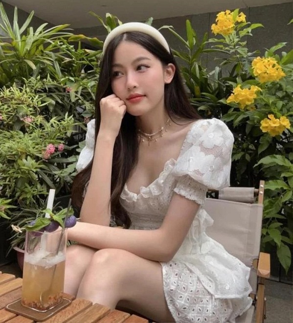 gia thế bạn gái hieuthuhai