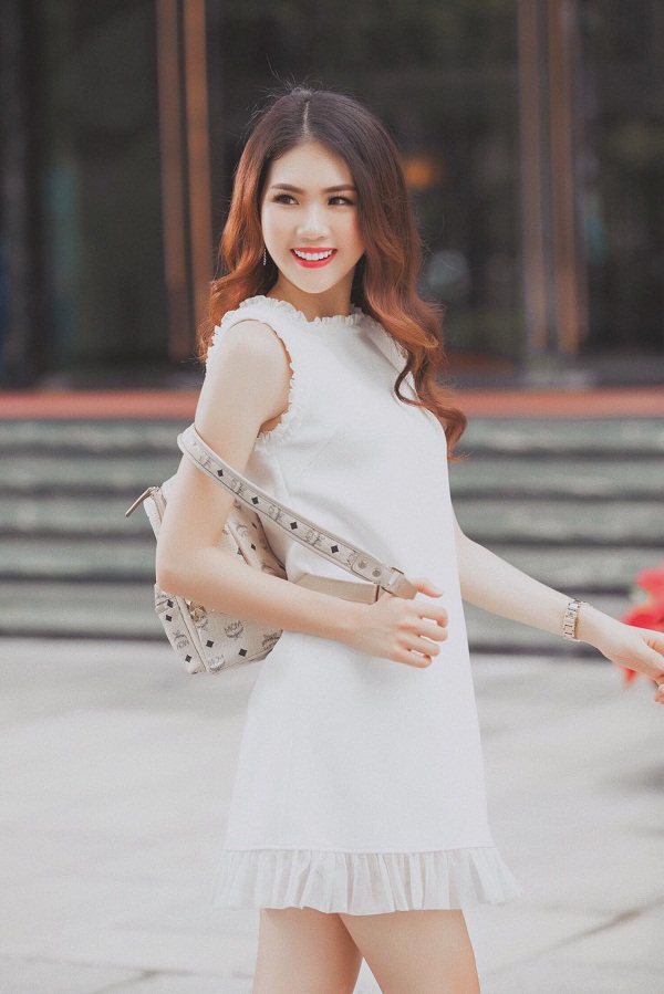 hình ảnh hoa hậu bùi quỳnh hoa