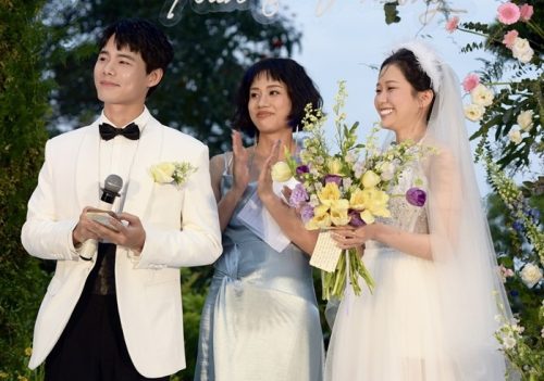 Nam diễn viên của màn ảnh Việt đóng "cảnh nóng" với cô chị rồi cưới cô em gái làm vợ