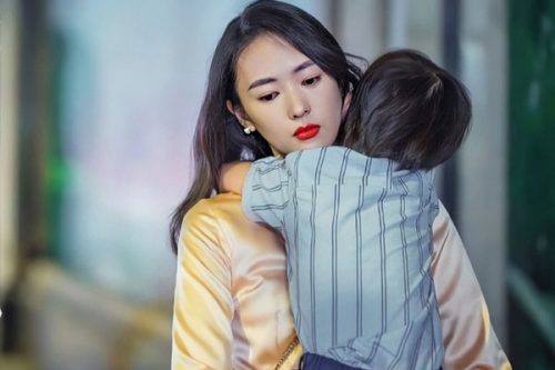 Tới thăm con sau 3 năm ly hôn, thấy tờ giấy này trong phòng chồng cũ tôi hối hận vô cùng