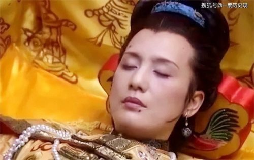 Tại sao các phi tần cổ đại khi qua đời phải ngọc phong 9 lỗ