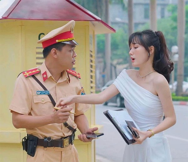 trung ruồi và khánh ly