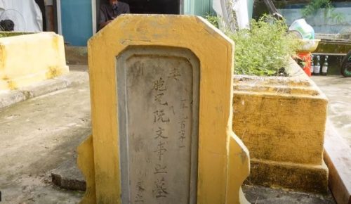 Bí ẩn ngôi mộ cổ 100 năm, người đàn ông hương khói từng 2 lần nghe tiếng gọi cửa nhưng mở ra không thấy ai