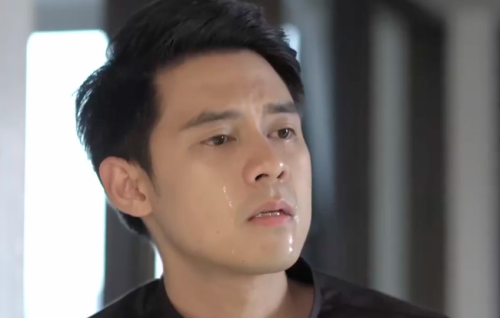 Chồng ở cả đêm với thư ký trẻ, vợ gọi cháy máy rồi gửi một dòng tin nhắn