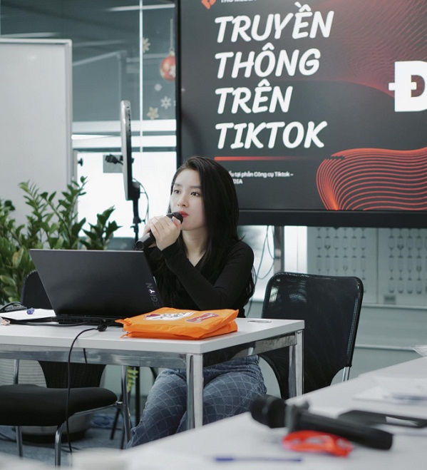 Cô vợ trong vụ bắt ghen chồng là diễn viên Nhà hát là ai