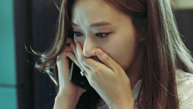 Phát hiện mùi hôi khó chịu từ phòng bố chồng, tôi đẩy cửa vào kiểm tra và phát hiện một bí mật