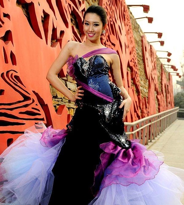 người mẫu thúy ngân là ai