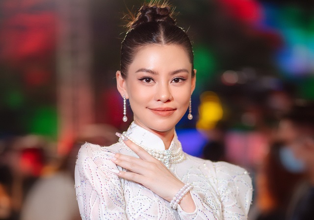 Bùi Lan Hương là ai? Tiểu sử và sự nghiệp của ca sĩ Bùi Lan Hương Bùi Lan Hương là ai? Tiểu sử và sự nghiệp của ca sĩ Bùi Lan Hương