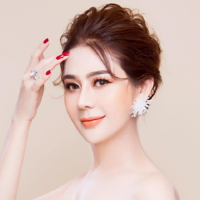 Lâm Khánh Chi là ai? Tiểu sử & sự nghiệp Lâm Khánh Chi Lâm Khánh Chi là ai?